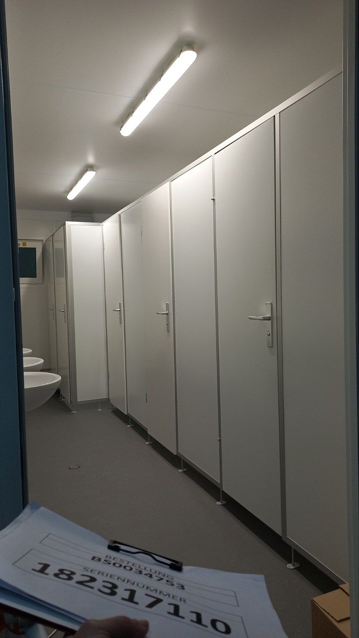 20' Damen WC-Container
