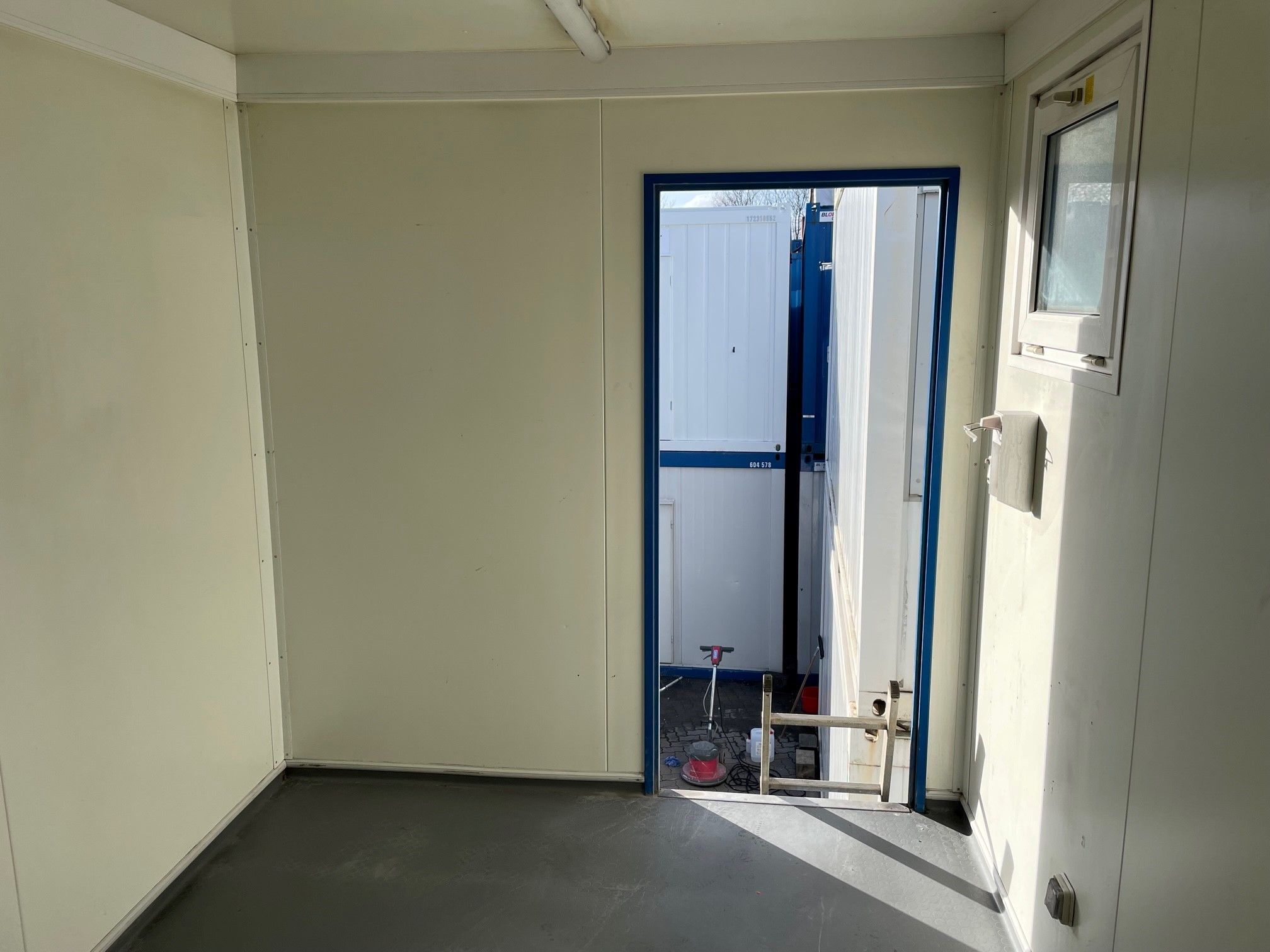 20' Dusch-/WC-Container