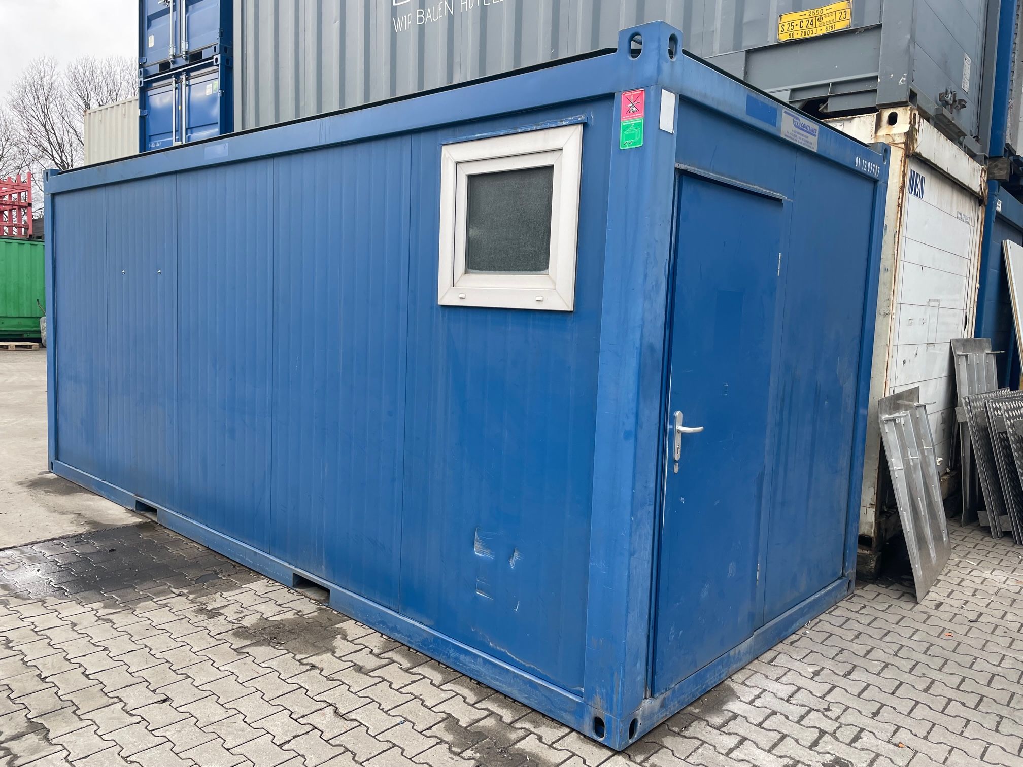 20' Dusch-/WC-Container